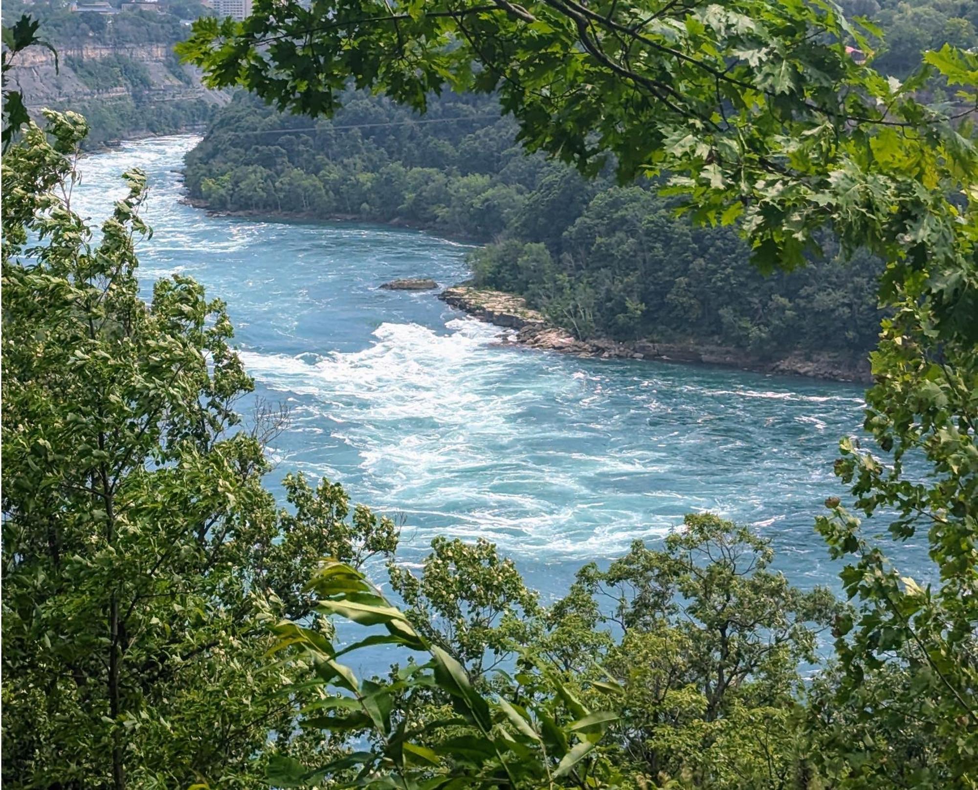Niagara Creekside B&B - Waterfront Suite